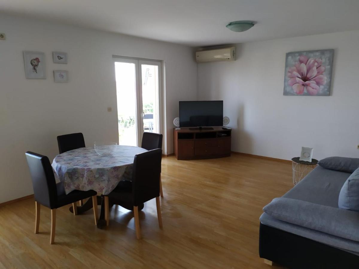 Apartments Marta Kastel Novi Exterior photo
